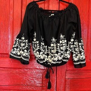 Black and white bell sleeved embroidered blouse!